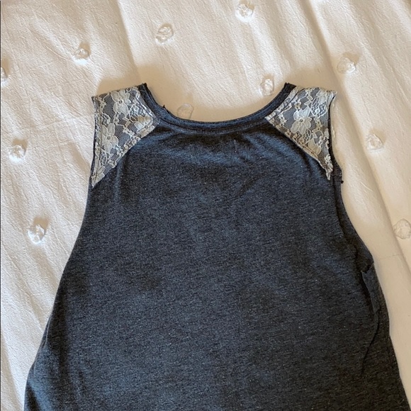 Hollister Tank I’m leaving you for LA - Picture 4 of 5